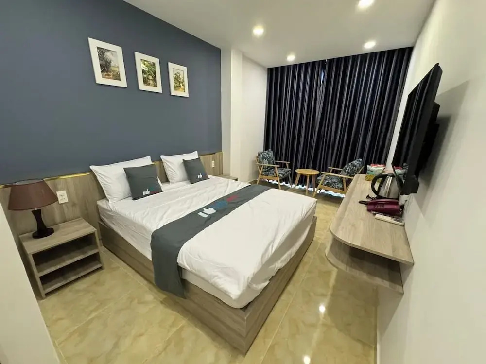 Like Hotel