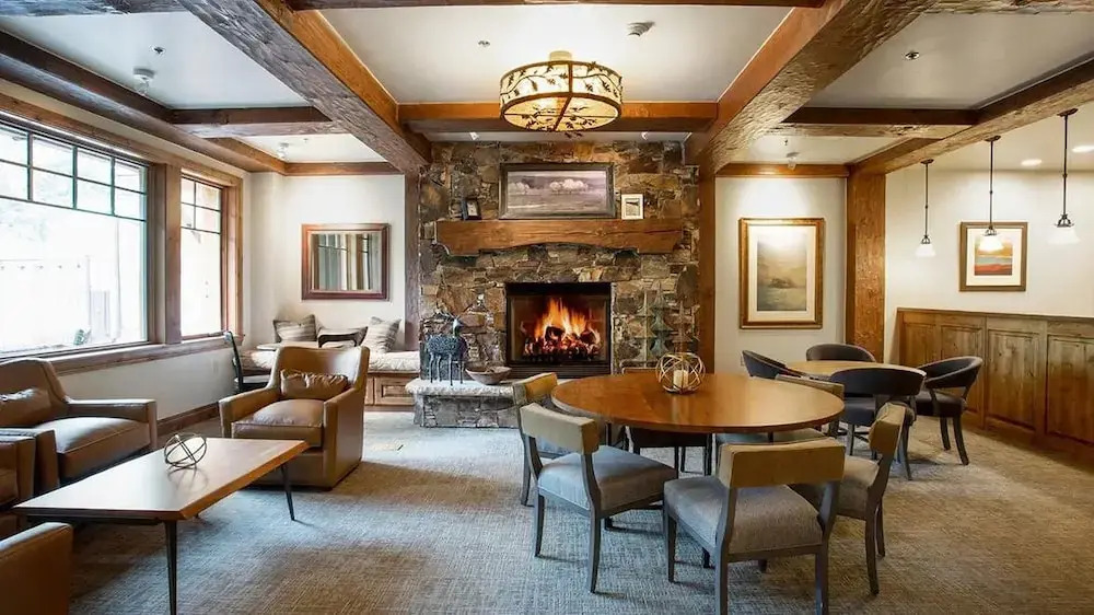 Grand Lodge - Studio #205 - Ski-in/ski-out 1 Bedroom Studio