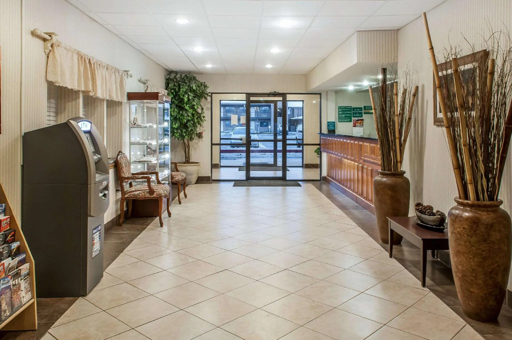 Quality Inn & Suites Grants - I-40