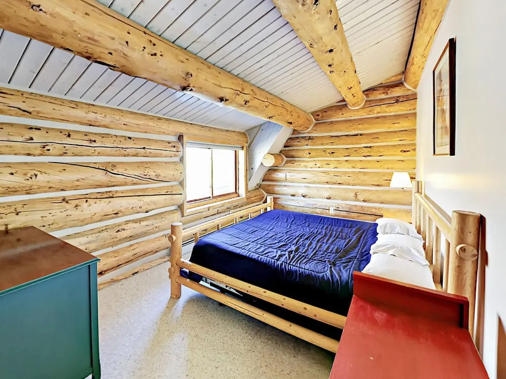 Wildernest Home 6 Bedrooms 3.5 Bathrooms Home