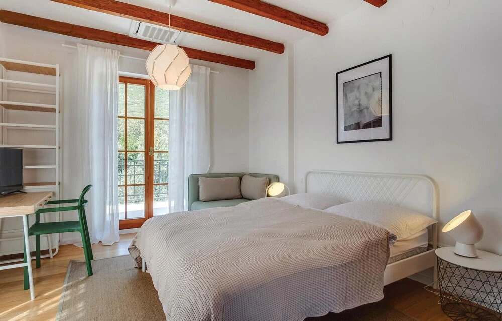Stunning Home in Sveti Jakov With Sauna, Wifi and 3 Bedrooms