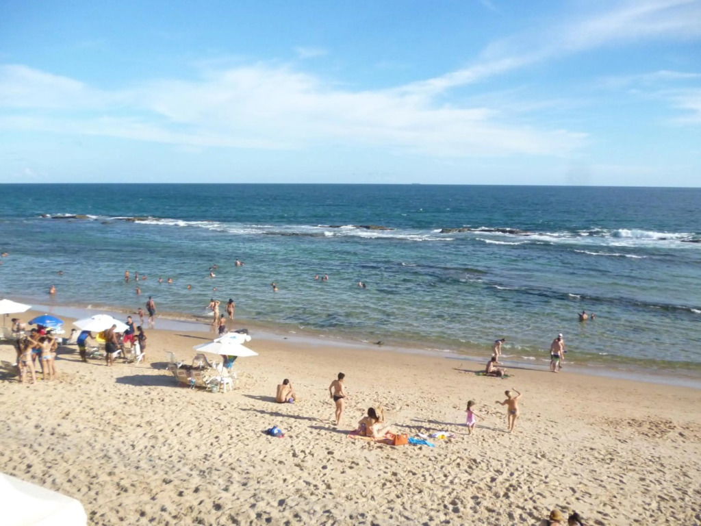 Flat no Farol da Barra 129