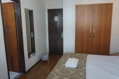 Rhuds Hotel