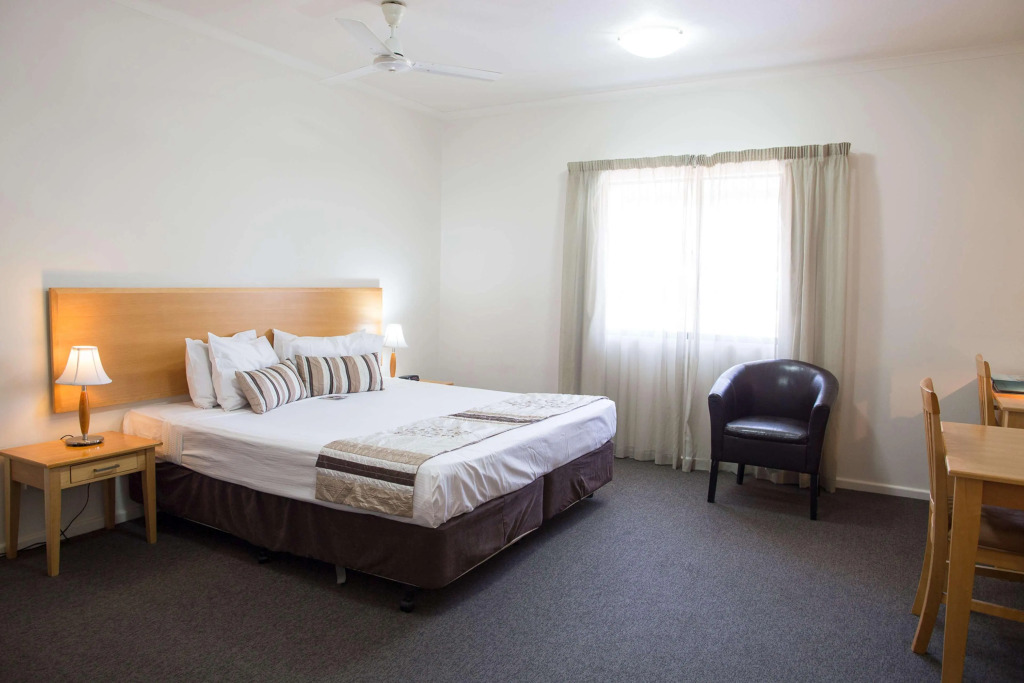 Metro Advance Apartments & Hotel