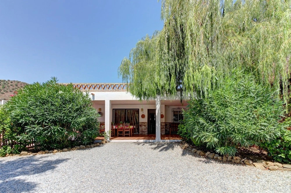 Villa Benama by Villa Plus