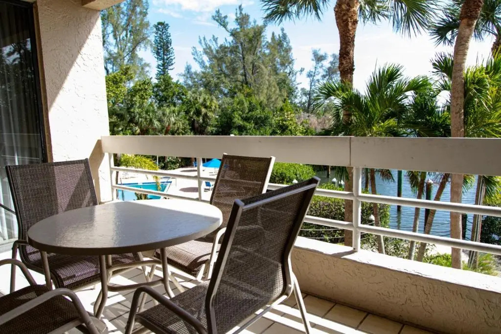 Longboat Bay Club by CoolVacay