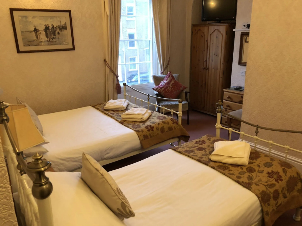 Diamonds Inn