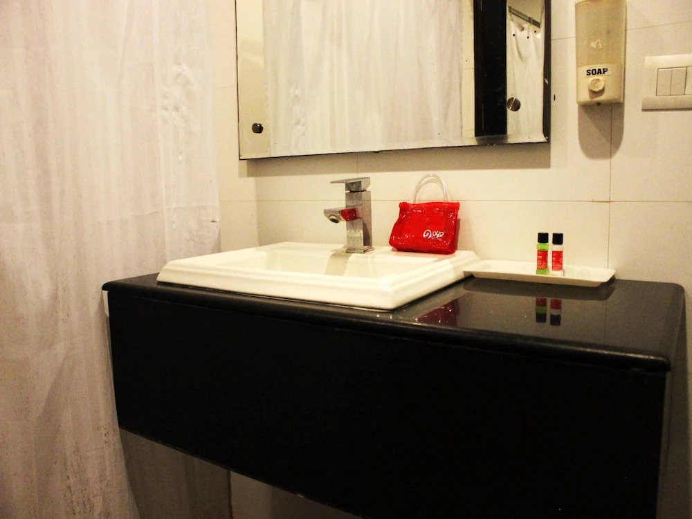 Hotel Benz International, Karol Bagh