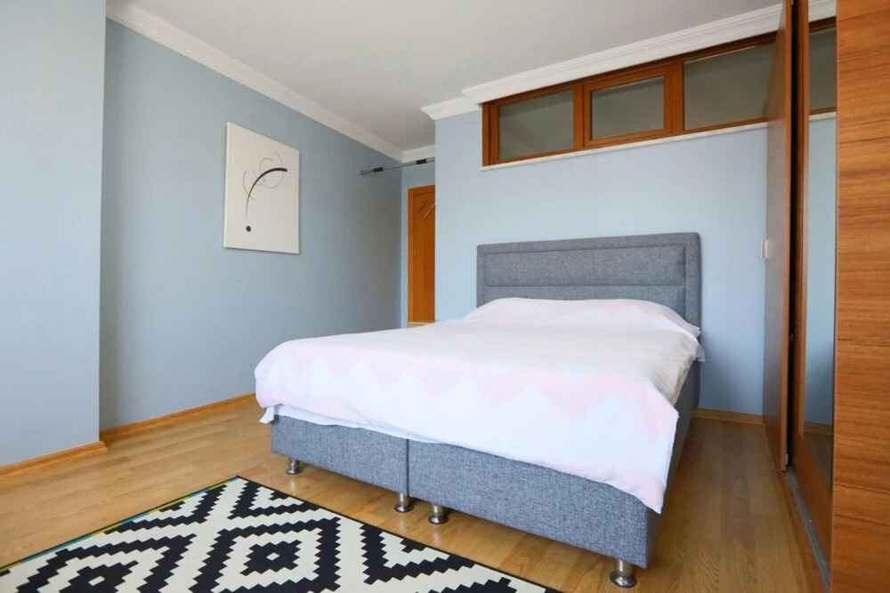 Modern and Stylish Flat With Balcony in Atasehir