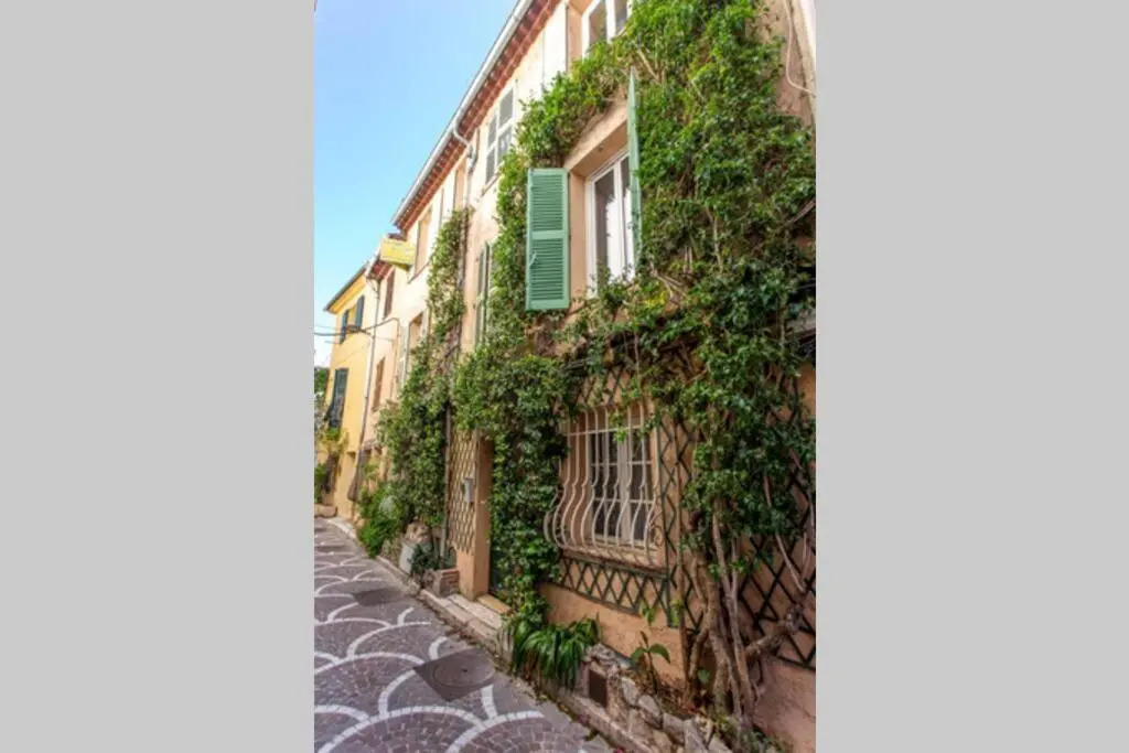 Vieil Antibes Appartement de charme 2/4pers
