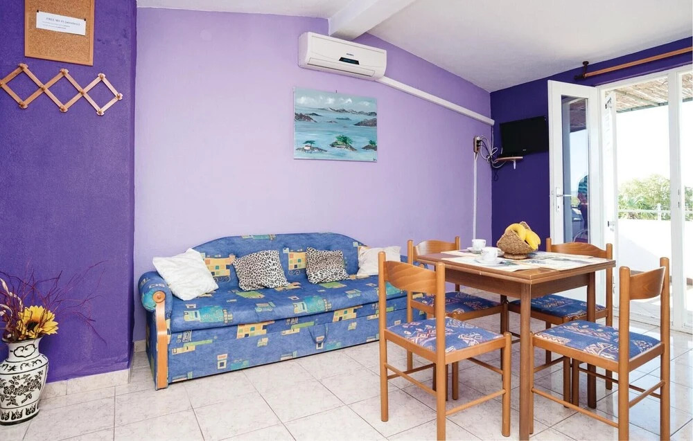 Stunning Apartment in Pakostane With 1 Bedrooms and Wifi