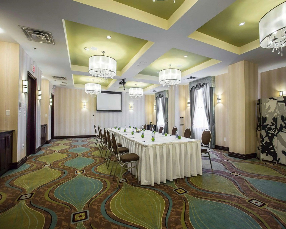 Comfort Hotel Bayers Lake
