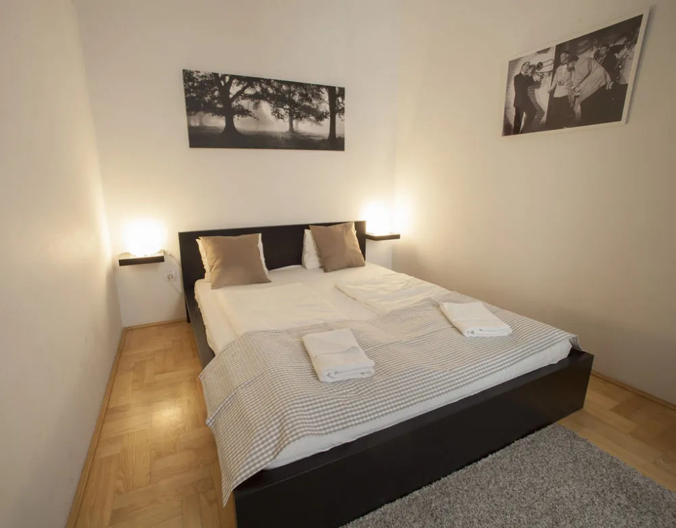 Oasis Apartments - Paulay Ede Street