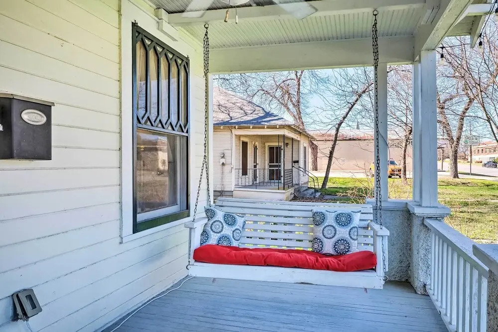 Georgetown Vacation Rental Close to Town Square