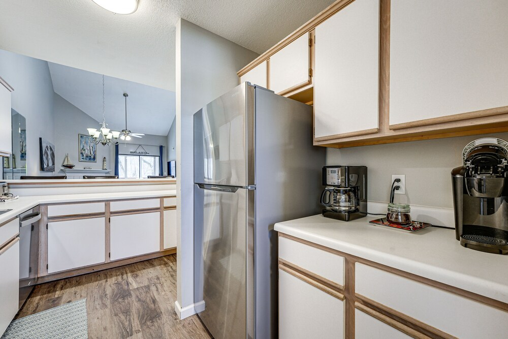 Lakefront Branson Penthouse w/ Resort Amenities!