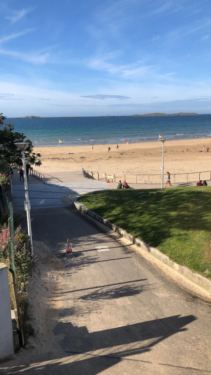 No2 Sandy Bay , Luxury Beachfront Apartment