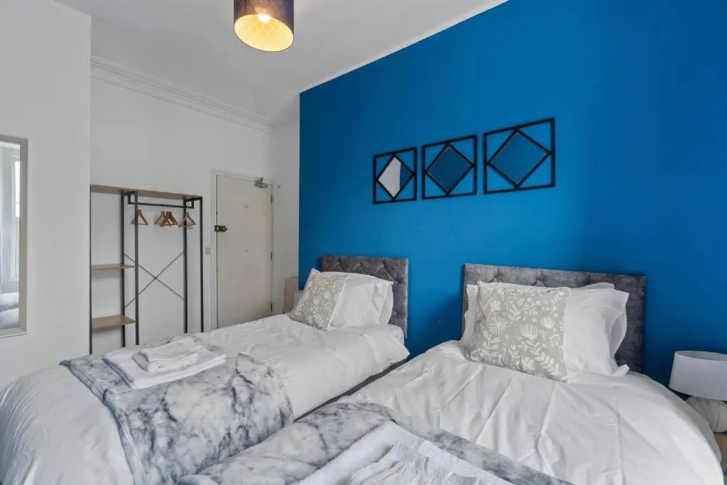 Spacious Holiday Home & Plymouth Pier & Free Parking