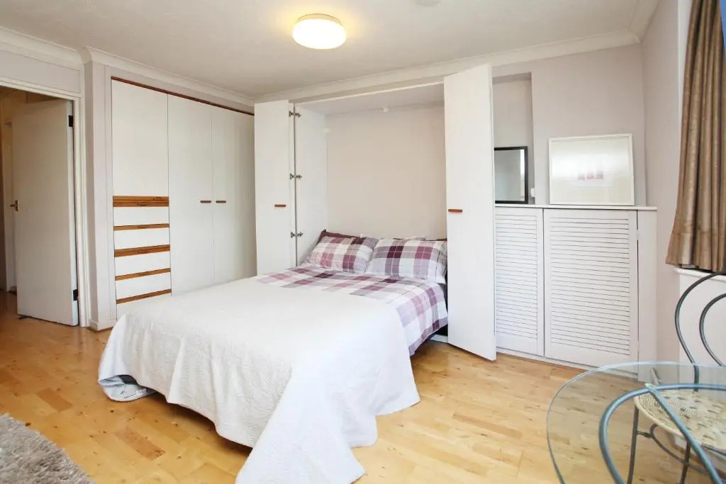 Tower Bridge Apartment