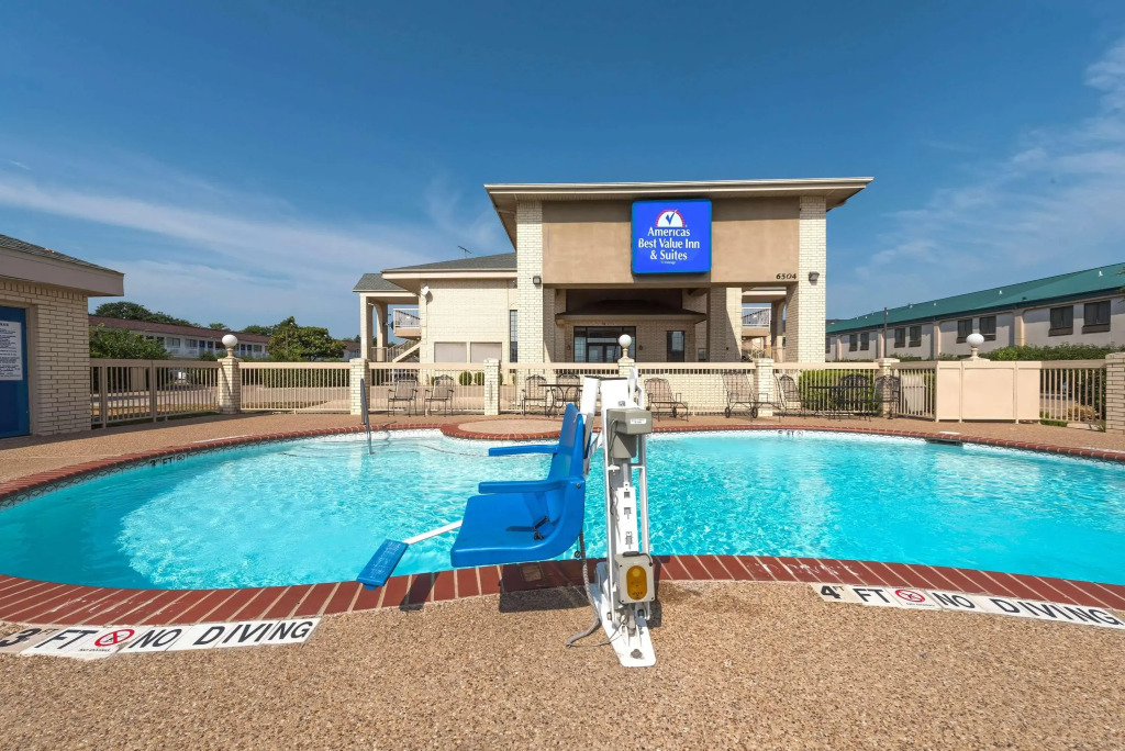 Americas Best Value Inn & Suites Fort Worth South