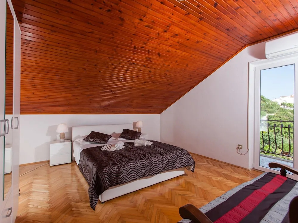 Modern Holiday Home in Podstrana With Pool