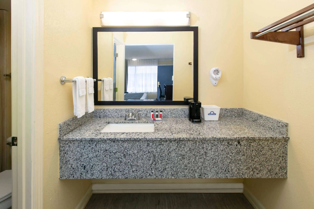 Days Inn by Wyndham Natchez