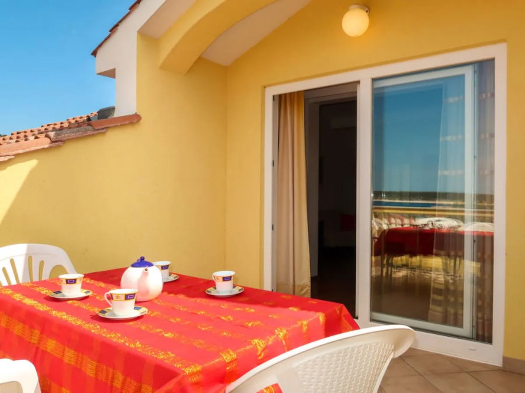 Apartment Dora Spiez 33171