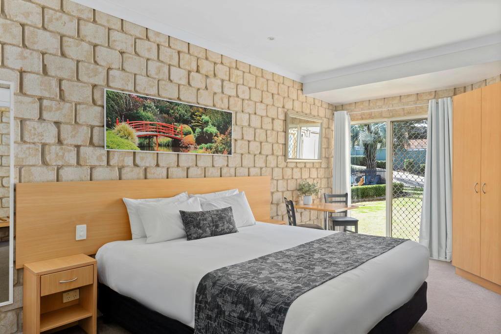 Great Divide Motor Inn