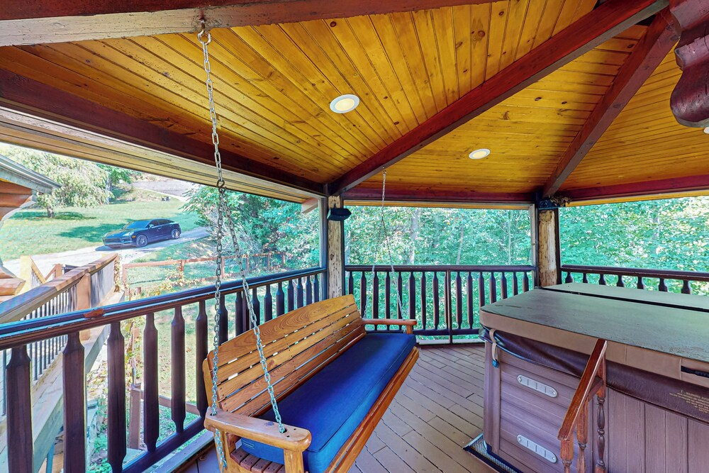 Hot Tub + Dock! Waterfront Norris Lake Log Home