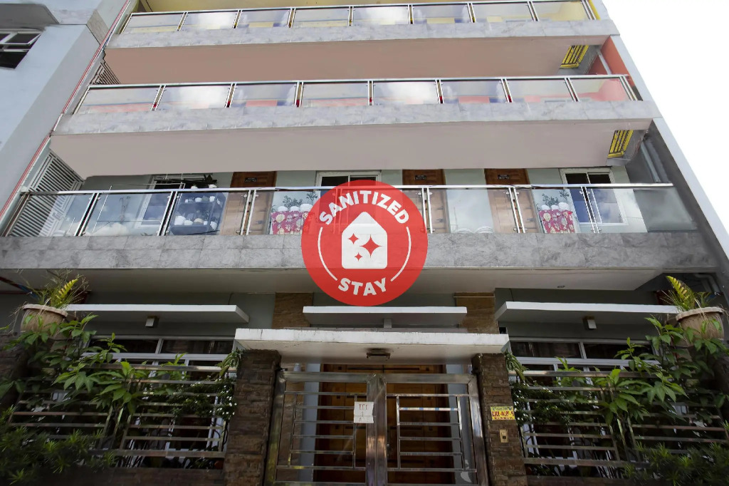 OYO 806 Pattaui Residences (Vaccinated Staff)