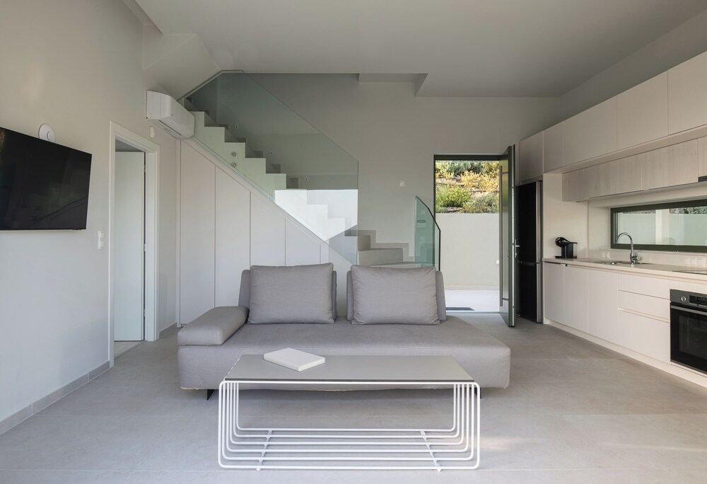 Olive Grove Suites - Villas with private pool and garden