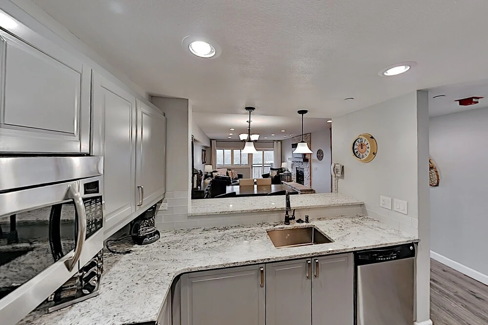 Ski-in, Ski-out At The Ge With Heated Pool Studio Bedroom Condo