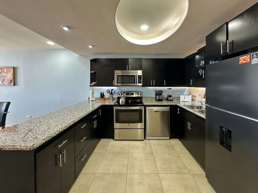 Wake Up Close to the Ocean in This 2BR Condo