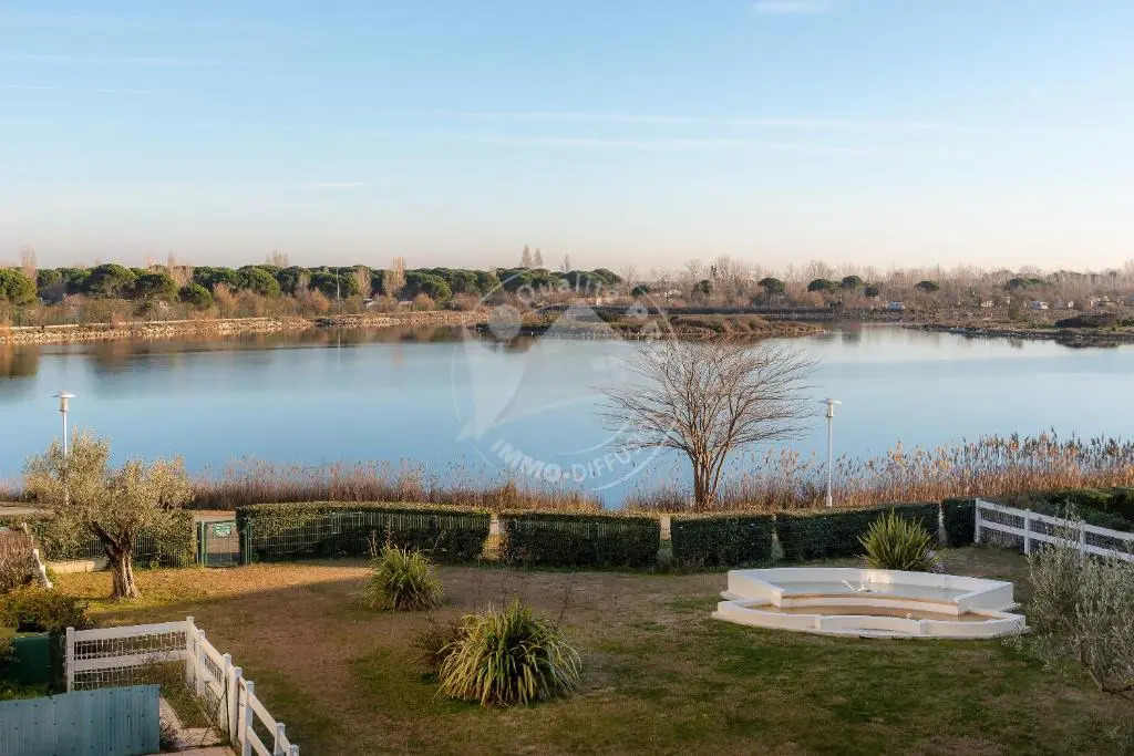 AS16245 - P2 Belle vue lac avec parking privé