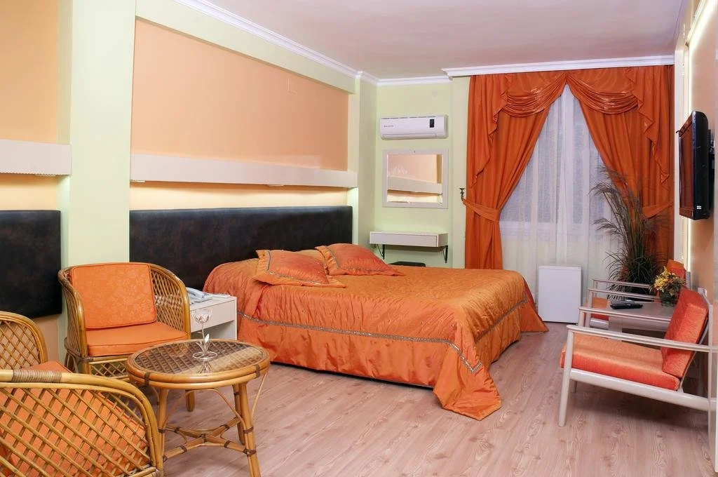 Grand Boss Suit Hotel