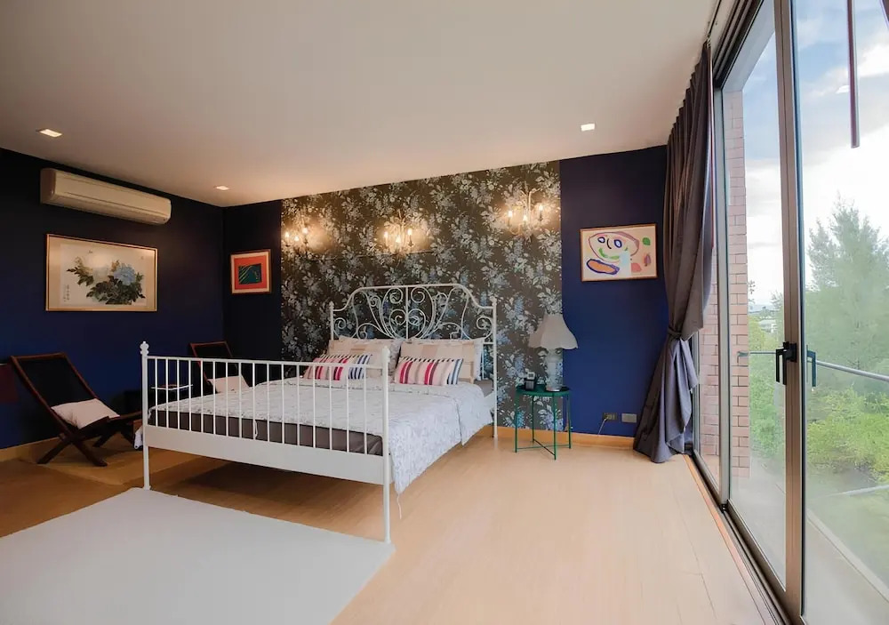 Sandbox frontbeach villa4