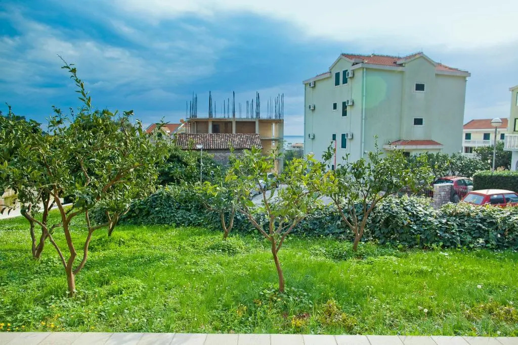 Apartments Mandarina Garden