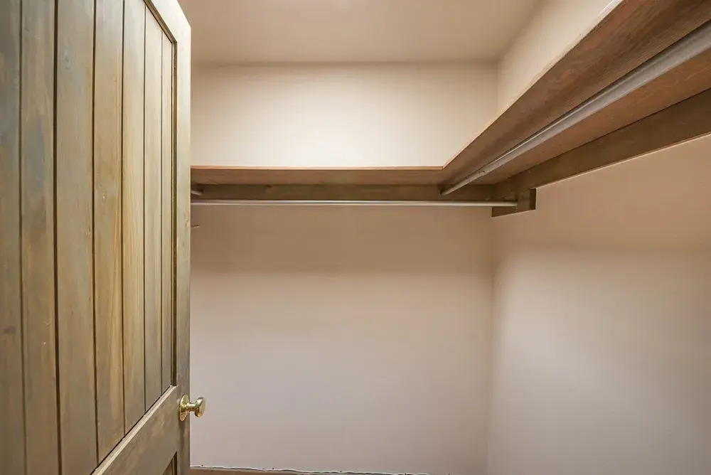 Alegre - Darling Vacation Home, Kiva Fireplace, Walk to the Plaza