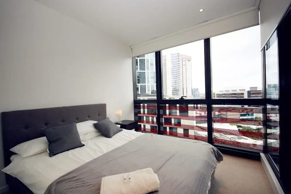 Onelife Docklands Luxury Apartment