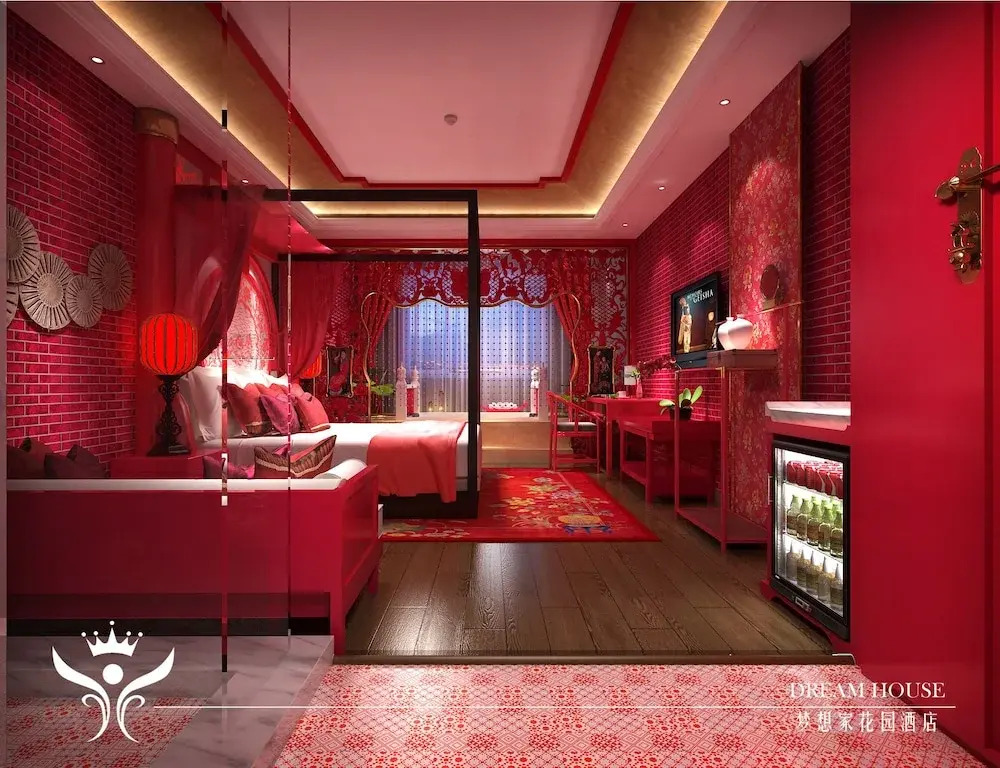 Dreamhouse Theme Hotel