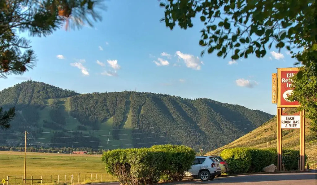 Elk Refuge Inn
