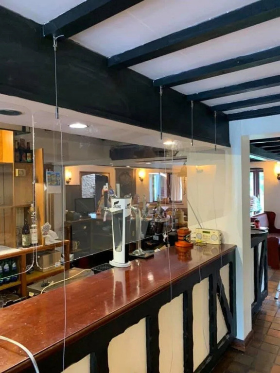The Three Horseshoes