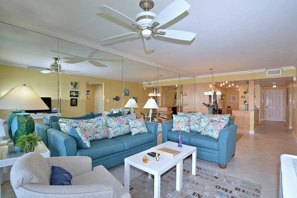 Land's End 202 Building 7 Beachfront Condo / Awesome Views!