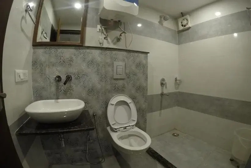 Hotel Savoy Residency