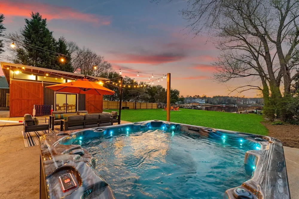 Blue Haven W/game Room, Hot Tub & Optional Boat Rental