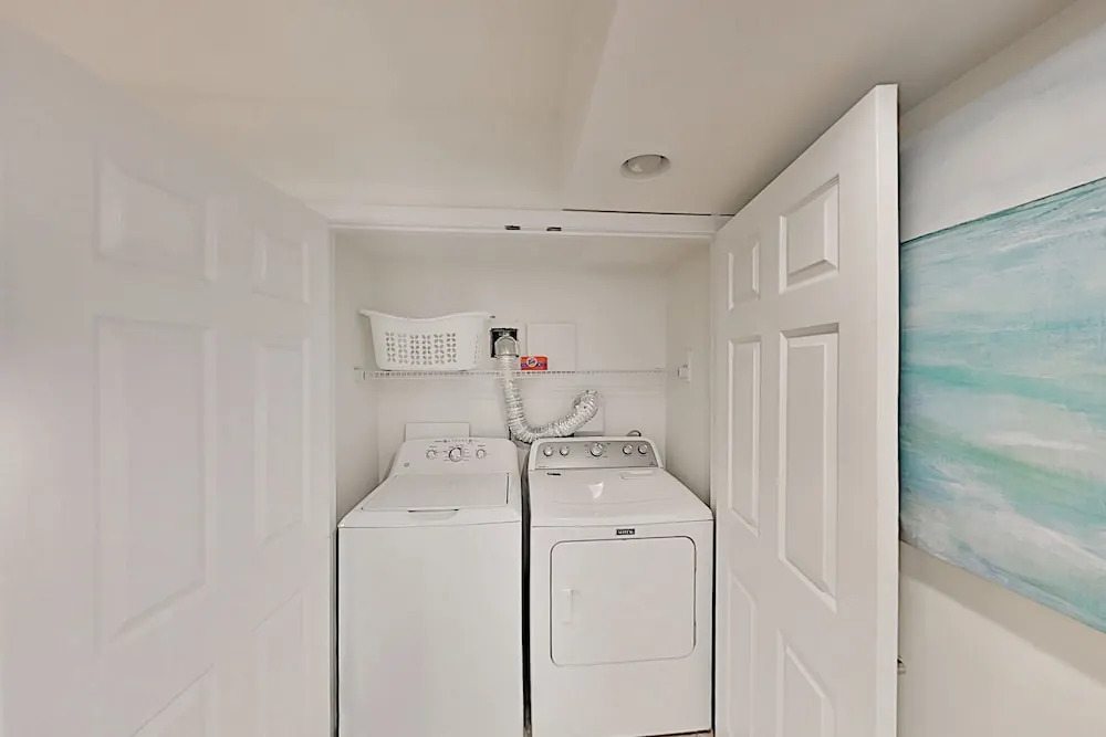 Beachfront W/ 3 Pools, Spa, Marina & Tennis 3 Bedroom Condo