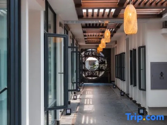 Cloud Four Seasons Homestay (Yangzhou Slender West Lake Daming Temple)