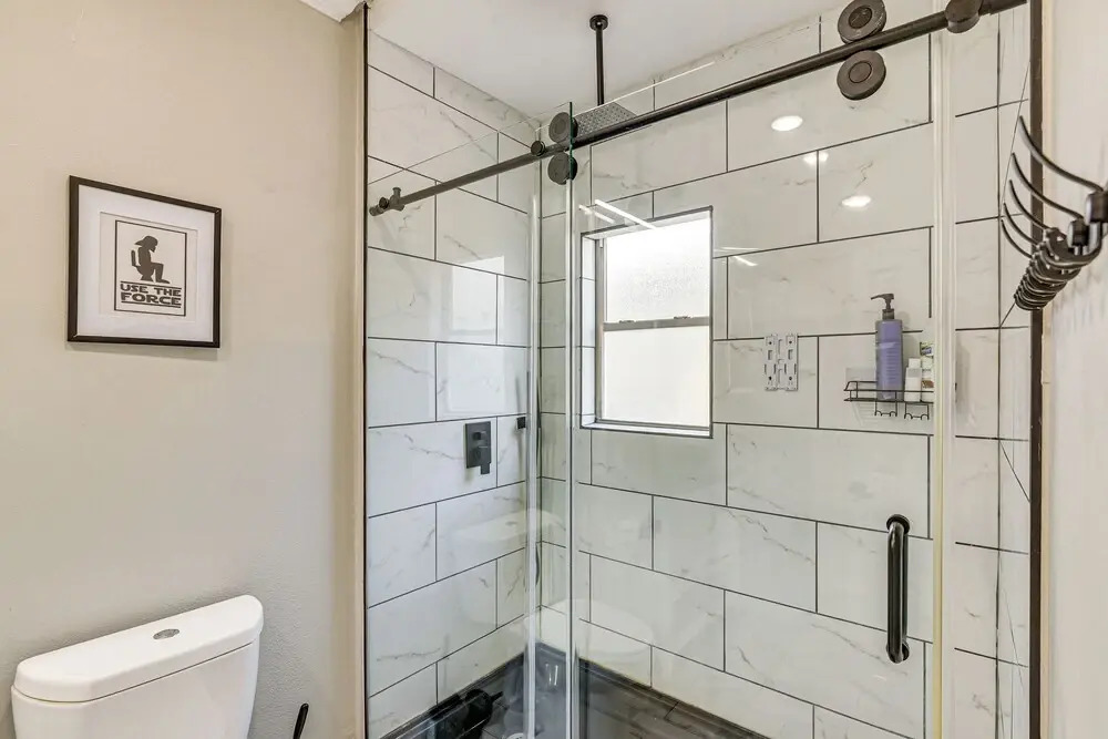 Walk to Shops & Dining: Modern Houston Apt!