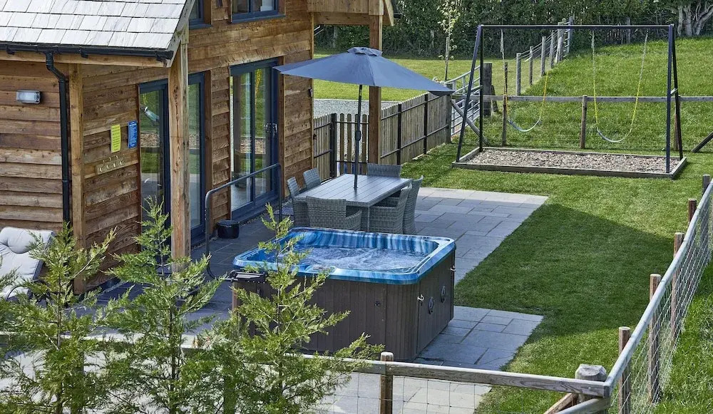 Holly Lodge