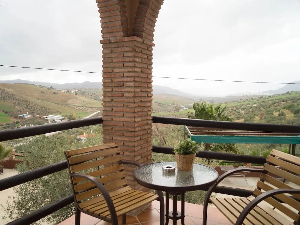 Peaceful Retreat in Alora for Families and Friends