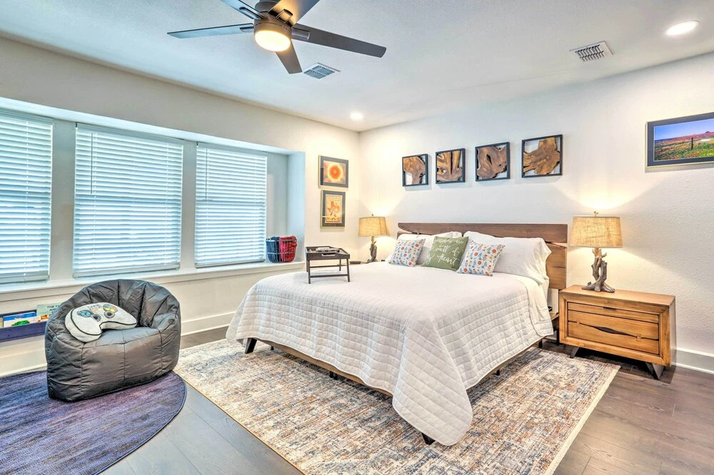 San Antonio Home w/ Hot Tub & Arcade Games